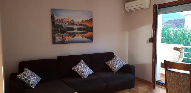Ein-Zimmer-Apartment in Budva in ausgezeichneter Lage — photo 5